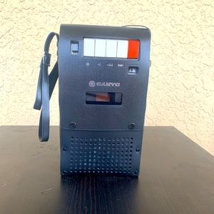 Vintage SANYO Electric - Cassette recorder M-787A with Case and Manual